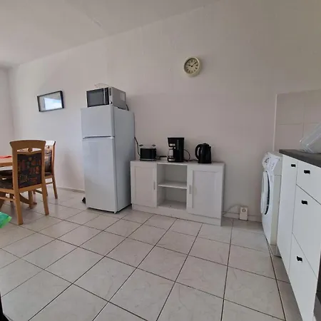 Monteur Und Handwerkerwohnung 170 *