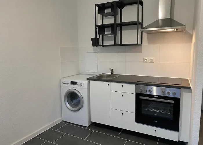 Monteur Und Handwerkerwohnung 170 *